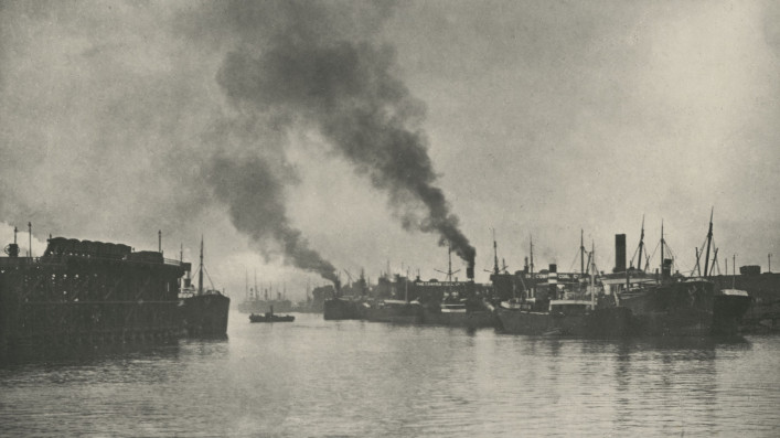 Photograph of shipping in Middle Harbour