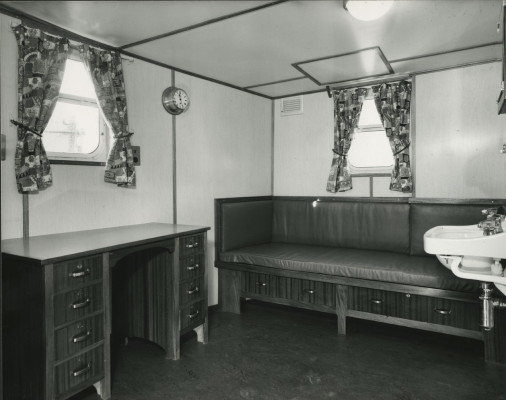 Photograph of cabin in Crofton