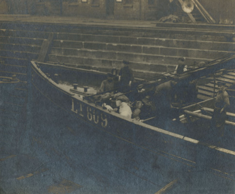 Photograph of LT609 Coal barge