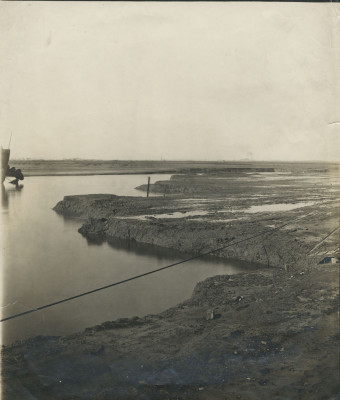 Photograph of tidal basin, Blyth Harbour, Blyth, Northumberland.